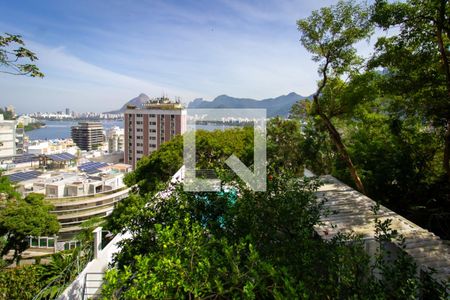Apartamento para alugar com 350m², 4 quartos e 2 vagas Apartamento para alugar com 350m², 4 quartos e 2 vagasVista da varanda da suíte 2