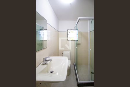 Apartamento para alugar com 350m², 4 quartos e 2 vagas Apartamento para alugar com 350m², 4 quartos e 2 vagasBanheiro do escritório