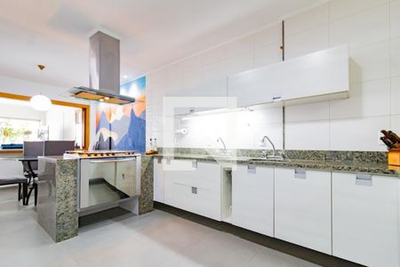 Apartamento para alugar com 350m², 4 quartos e 2 vagas Apartamento para alugar com 350m², 4 quartos e 2 vagasDetalhe da cozinha
