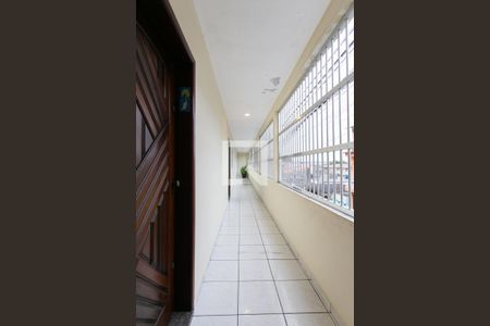 Casa à venda com 160m², 2 quartos e 2 vagasCorredor - Entrada 