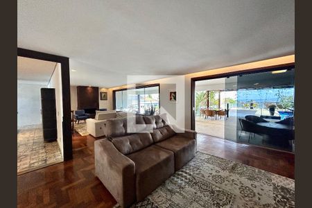 Sala de casa à venda com 6 quartos, 593m² em Belvedere, Belo Horizonte