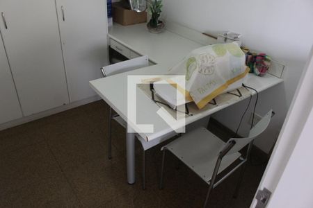 Apartamento à venda com 380m², 4 quartos e 5 vagasQuarto de Serviço 1