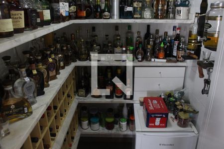 Apartamento à venda com 380m², 4 quartos e 5 vagasDespensa 