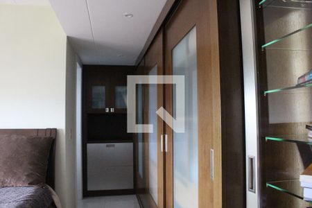 Apartamento à venda com 380m², 4 quartos e 5 vagasSuíte 3