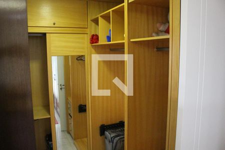 Apartamento à venda com 380m², 4 quartos e 5 vagasCloset Suíte 1