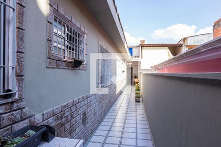 Casa à venda com 85m², 3 quartos e 2 vagasCorredor