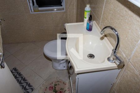 Casa à venda com 200m², 3 quartos e 3 vagasBanheiro 2