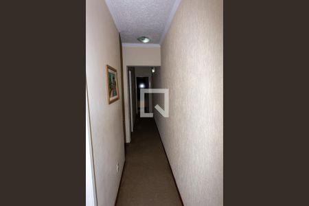 Casa à venda com 200m², 3 quartos e 3 vagasCorredor