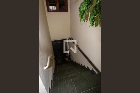 Casa à venda com 200m², 3 quartos e 3 vagasEscada