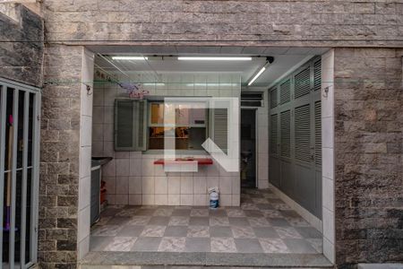 Casa à venda com 160m², 2 quartos e 2 vagasQuintal