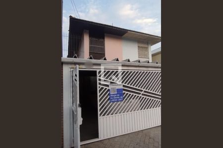Casa à venda com 160m², 2 quartos e 2 vagasFachada