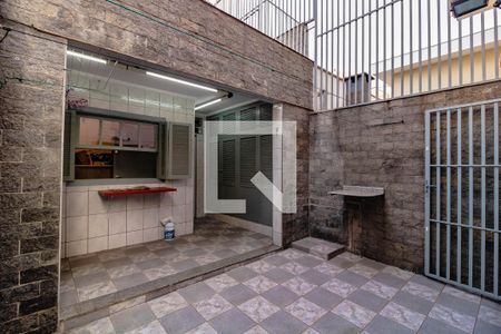 Casa à venda com 160m², 2 quartos e 2 vagasQuintal