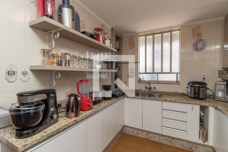 Casa à venda com 200m², 5 quartos e 2 vagas Casa à venda com 200m², 5 quartos e 2 vagasCozinha