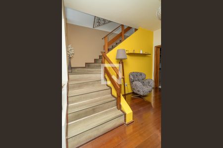 Casa à venda com 200m², 5 quartos e 2 vagas Casa à venda com 200m², 5 quartos e 2 vagasSala 2