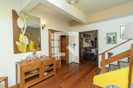Sala 2 de casa à venda com 5 quartos, 200m² em Jardim Itu Sabará, Porto Alegre