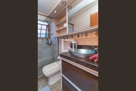 Casa à venda com 200m², 5 quartos e 2 vagas Casa à venda com 200m², 5 quartos e 2 vagasBanheiro