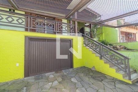 Casa à venda com 200m², 5 quartos e 2 vagas Casa à venda com 200m², 5 quartos e 2 vagasFachada