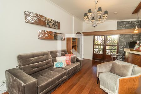 Sala de casa à venda com 5 quartos, 200m² em Jardim Itu Sabará, Porto Alegre