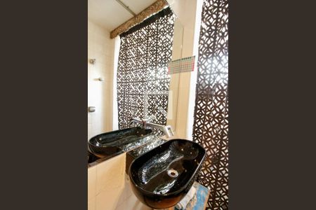 Banheiro de apartamento para alugar com 2 quartos, 56m² em Vila Nova Conceição, São Paulo