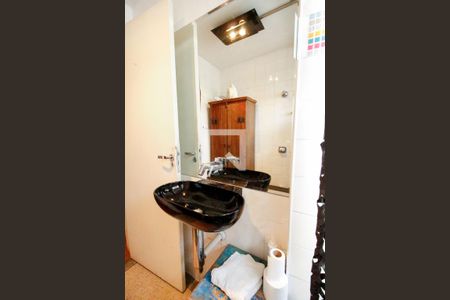 Banheiro de apartamento para alugar com 2 quartos, 56m² em Vila Nova Conceição, São Paulo