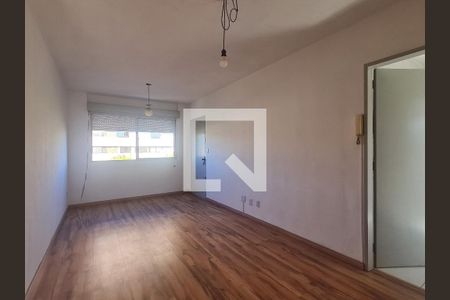 Sala de apartamento para alugar com 3 quartos, 80m² em Jardim Itu, Porto Alegre