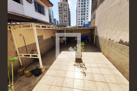 Casa à venda com 300m², 4 quartos e 1 vaga Casa à venda com 300m², 4 quartos e 1 vagaQuintal