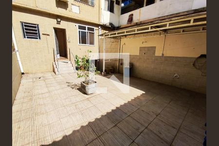 Casa à venda com 300m², 4 quartos e 1 vaga Casa à venda com 300m², 4 quartos e 1 vagaQuintal