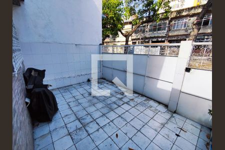 Casa à venda com 300m², 4 quartos e 1 vaga Casa à venda com 300m², 4 quartos e 1 vagaGaragem