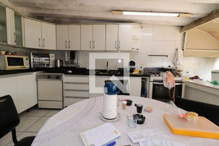 Casa à venda com 400m², 2 quartos e 6 vagasÁrea comum - Cozinha