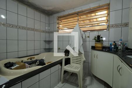 Casa à venda com 400m², 2 quartos e 6 vagasBanheiro da Suite