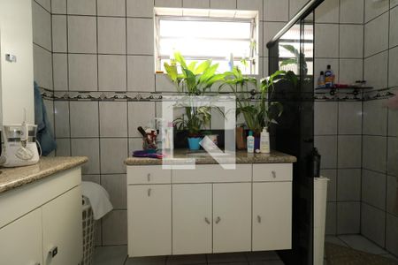 Casa à venda com 400m², 2 quartos e 6 vagasBanheiro Social