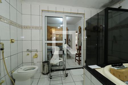 Casa à venda com 400m², 2 quartos e 6 vagasBanheiro da Suite