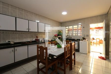 Casa à venda com 400m², 2 quartos e 6 vagasCozinha