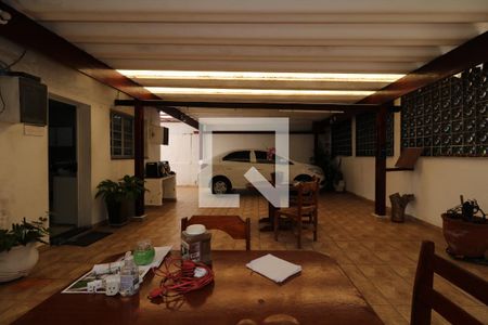 Casa à venda com 400m², 2 quartos e 6 vagasQuintal