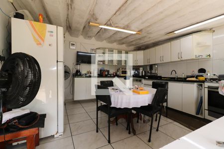 Casa à venda com 400m², 2 quartos e 6 vagasÁrea comum - Cozinha