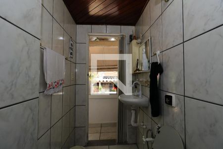 Casa à venda com 400m², 2 quartos e 6 vagasÁrea comum - Banheiro