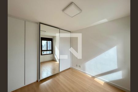Quarto de apartamento à venda com 1 quarto, 42m² em Vila Castela, Nova Lima