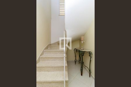 Escada de casa para alugar com 2 quartos, 125m² em Vila Cordeiro, São Paulo