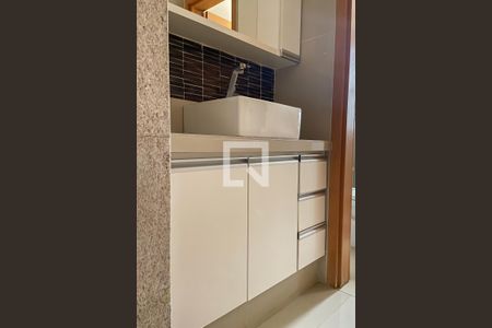 Apartamento para alugar com 140m², 3 quartos e 2 vagas Apartamento para alugar com 140m², 3 quartos e 2 vagasBanheiro