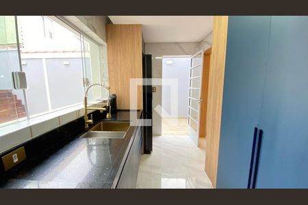 Casa à venda com 280m², 4 quartos e 2 vagasCozinha