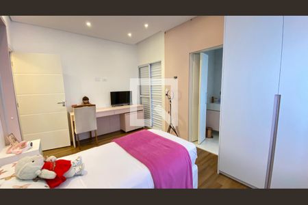 Casa à venda com 280m², 4 quartos e 2 vagasSuíte 1