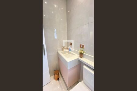 Casa à venda com 280m², 4 quartos e 2 vagasBanheiro da Suíte 1