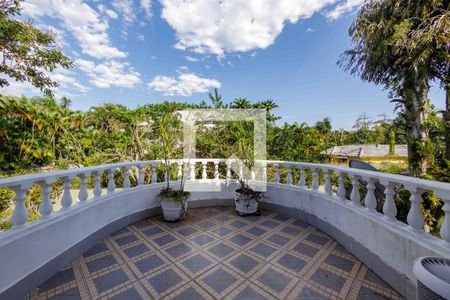 Casa de condomínio à venda com 850m², 5 quartos e 6 vagasVaranda Sala 4