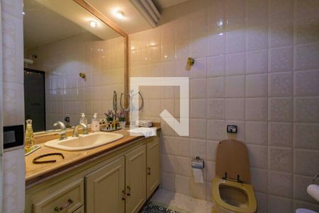 Casa de condomínio à venda com 850m², 5 quartos e 6 vagasBanheiro Suíte 1