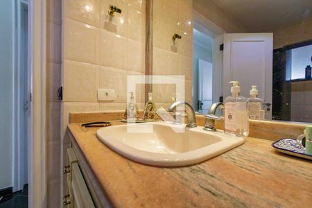 Casa de condomínio à venda com 850m², 5 quartos e 6 vagasBanheiro Suíte 1