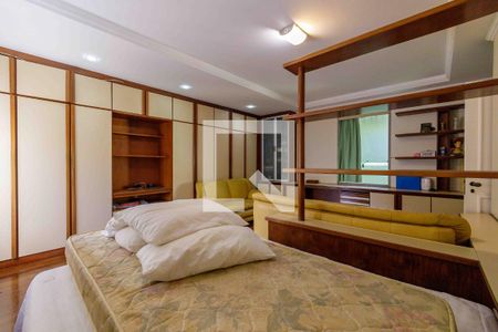 Casa de condomínio à venda com 850m², 5 quartos e 6 vagasQuarto 1