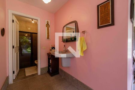 Casa de condomínio à venda com 850m², 5 quartos e 6 vagasBanheiro Quintal