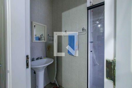 Casa de condomínio à venda com 850m², 5 quartos e 6 vagasBanheiro de Serviço