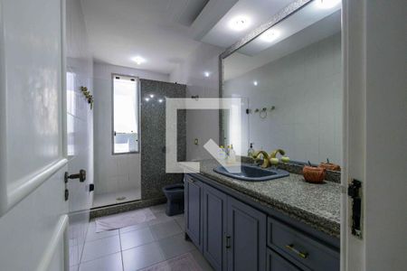 Casa de condomínio à venda com 850m², 5 quartos e 6 vagasBanheiro