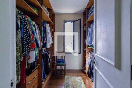 Casa de condomínio à venda com 850m², 5 quartos e 6 vagasCloset Suíte 3